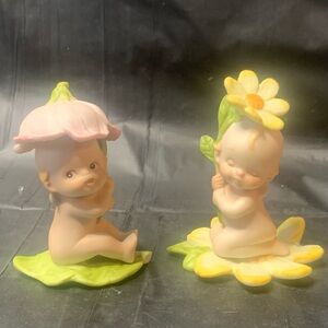 Lefton Flower Hat baby Figurines on lily pads 2 - Pink and Yellow Delight